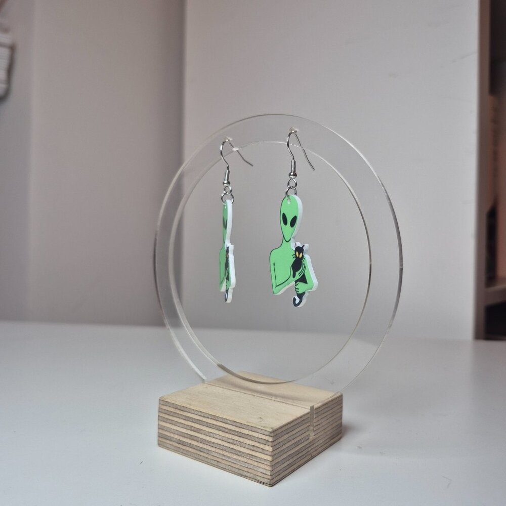 Alien and the Black Cat Earring Set - Picture 5 of 7